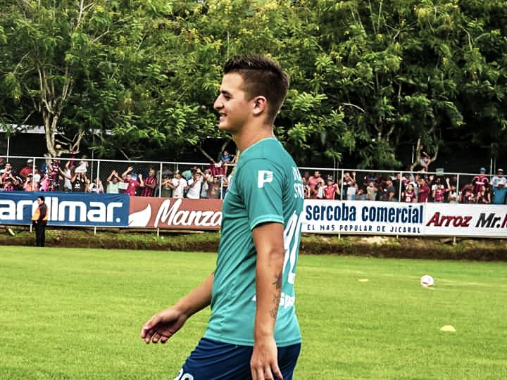 Pablo Calderón, el debutante Argentino que deja buenas sensaciones en la afición Jicaraleña post thumbnail image
