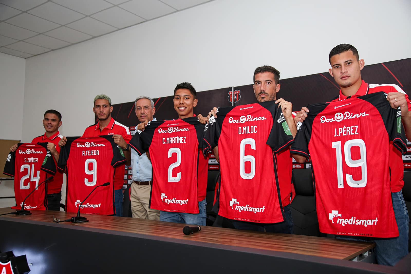 Alajuelense presentò sus 5 refuerzos post thumbnail image